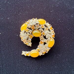 VINTAGE Gold and Amber Brooch Pin Cabochon and Faceted Stones